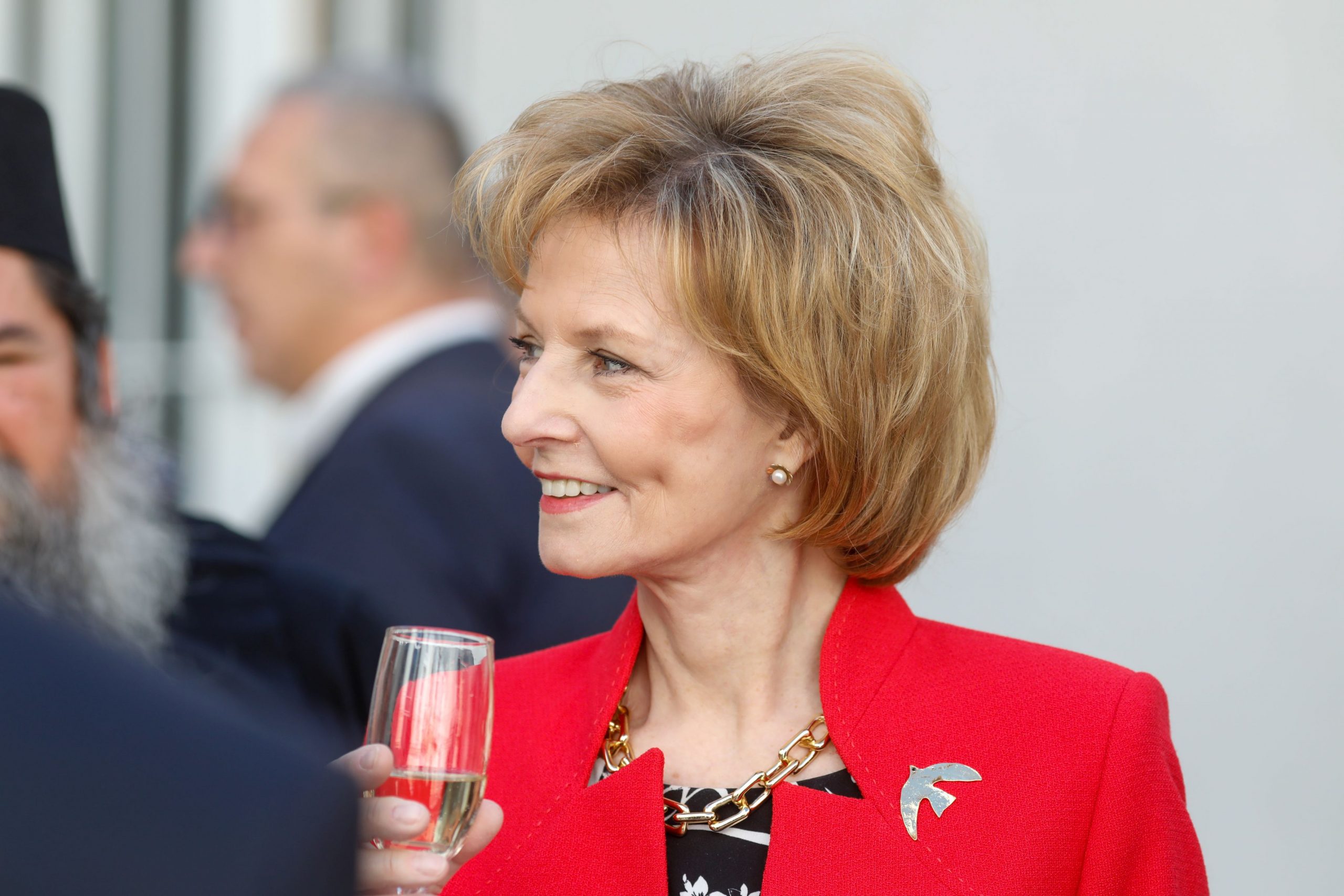 Custodele Coroanei: Transmit afecţiunea pentru românii care au dovedit compasiune faţă de cei care suferă