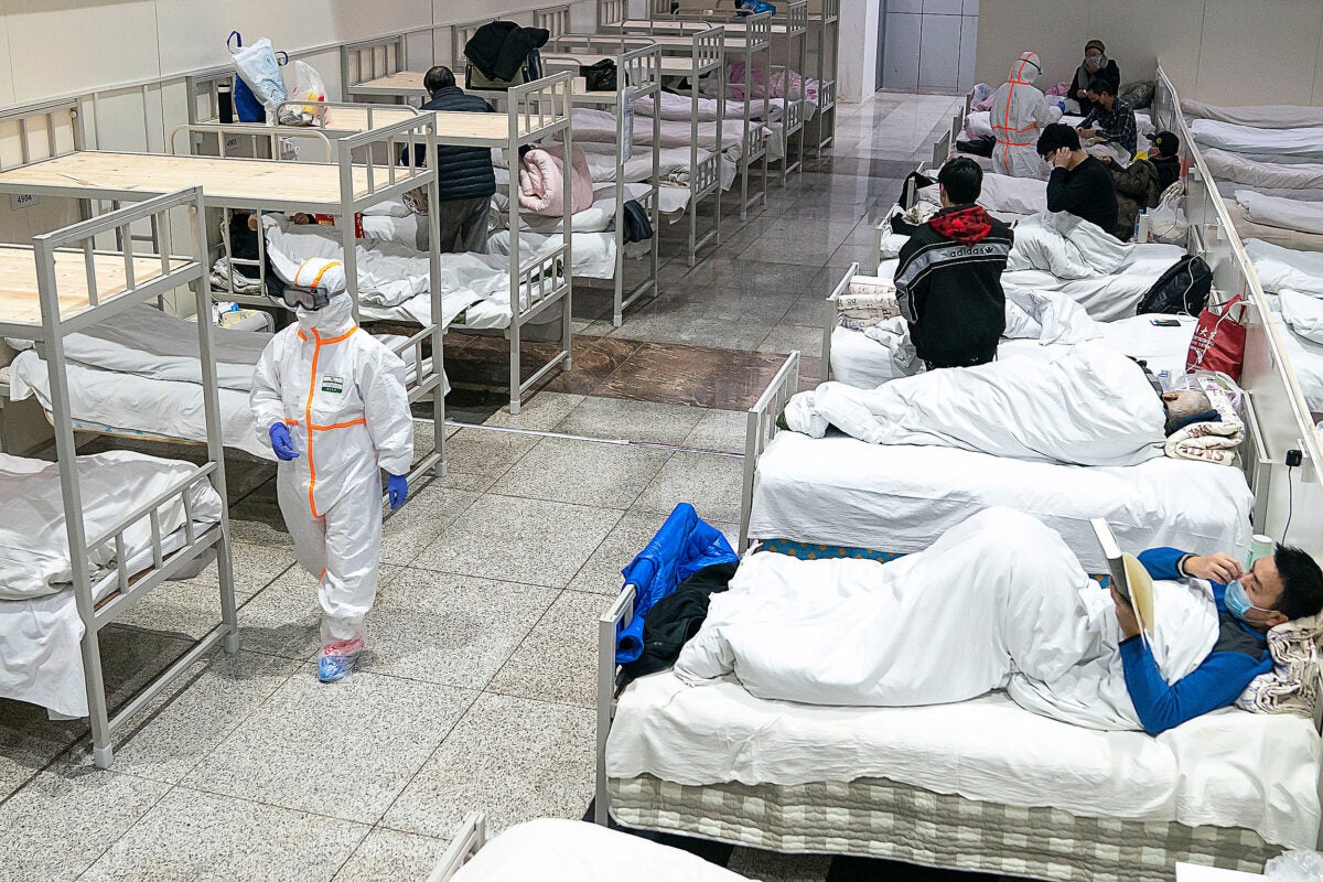 „Nu ne putem proteja nici măcar pe noi înșine”: Haos în spitalele din Beijing, în timp ce cazurile COVID-19 cresc