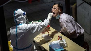 Epidemia „termonucleară” de COVID din China ar putea infecta 10% din lume în următoarele trei luni