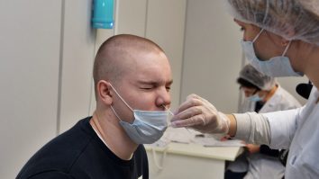 COVID în Franța: Se confirmă reluarea epidemiei cu 55.000 de cazuri noi pe zi