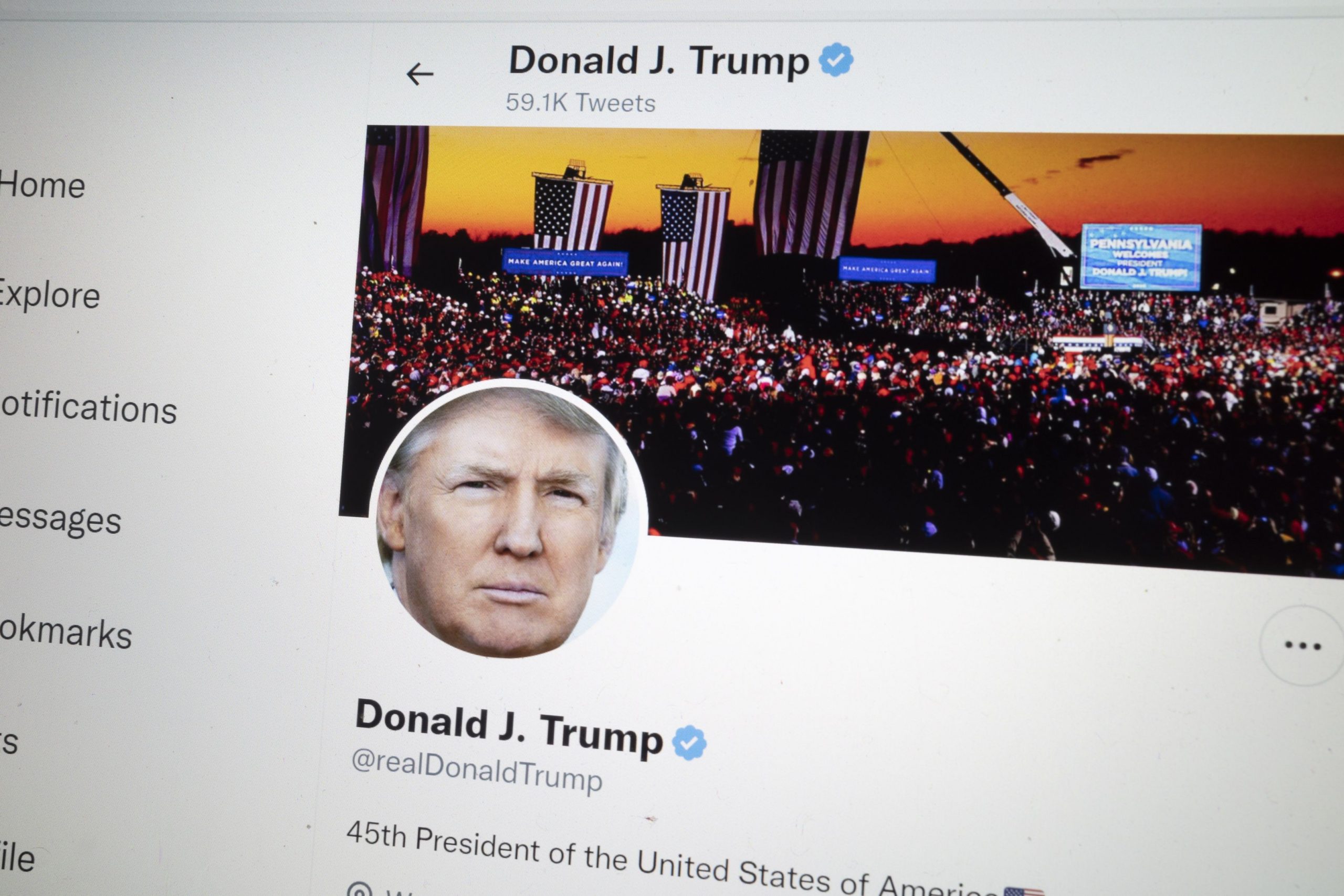 Trump cere desființarea Constituției americane