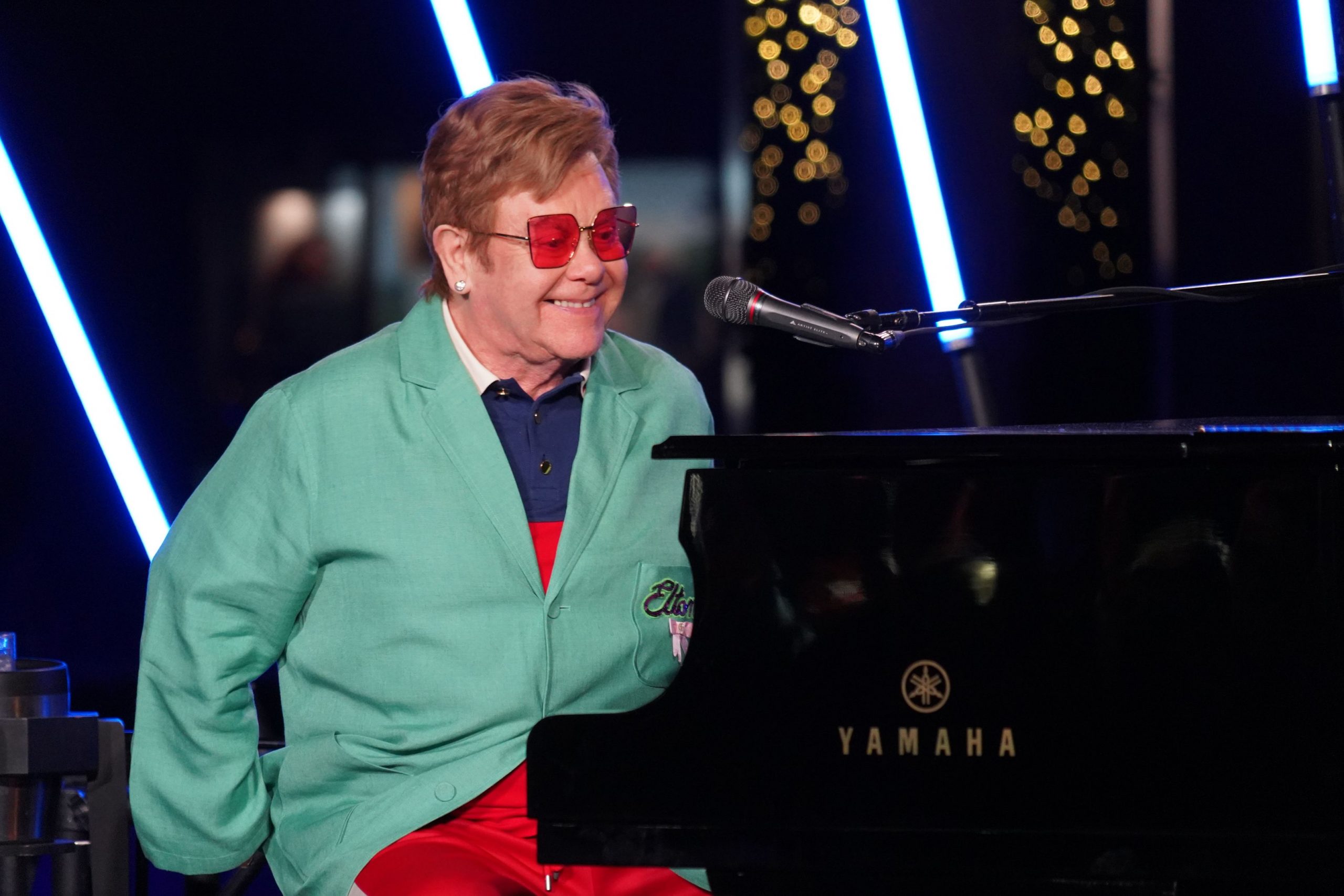 VIDEO. Festivalul Glastonbury s-a încheiat. Elton John și-a susținut ultimul concert pe scena festivalului