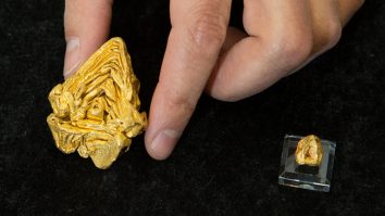 Două minerale nemaivăzute până acum au fost găsite într-un meteorit uriaș căzut în Africa