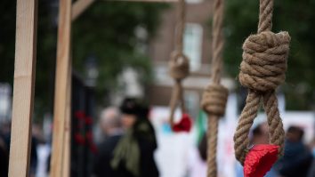 Iranul a pus în aplicare a doua execuţie publică după protestele masive împotriva regimului