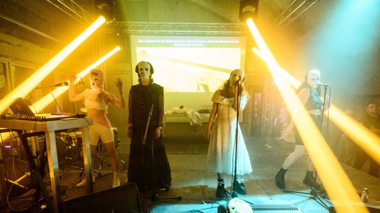 Pussy Riot, melodie împotriva războiului: „Nu există naziști” în Ucraina