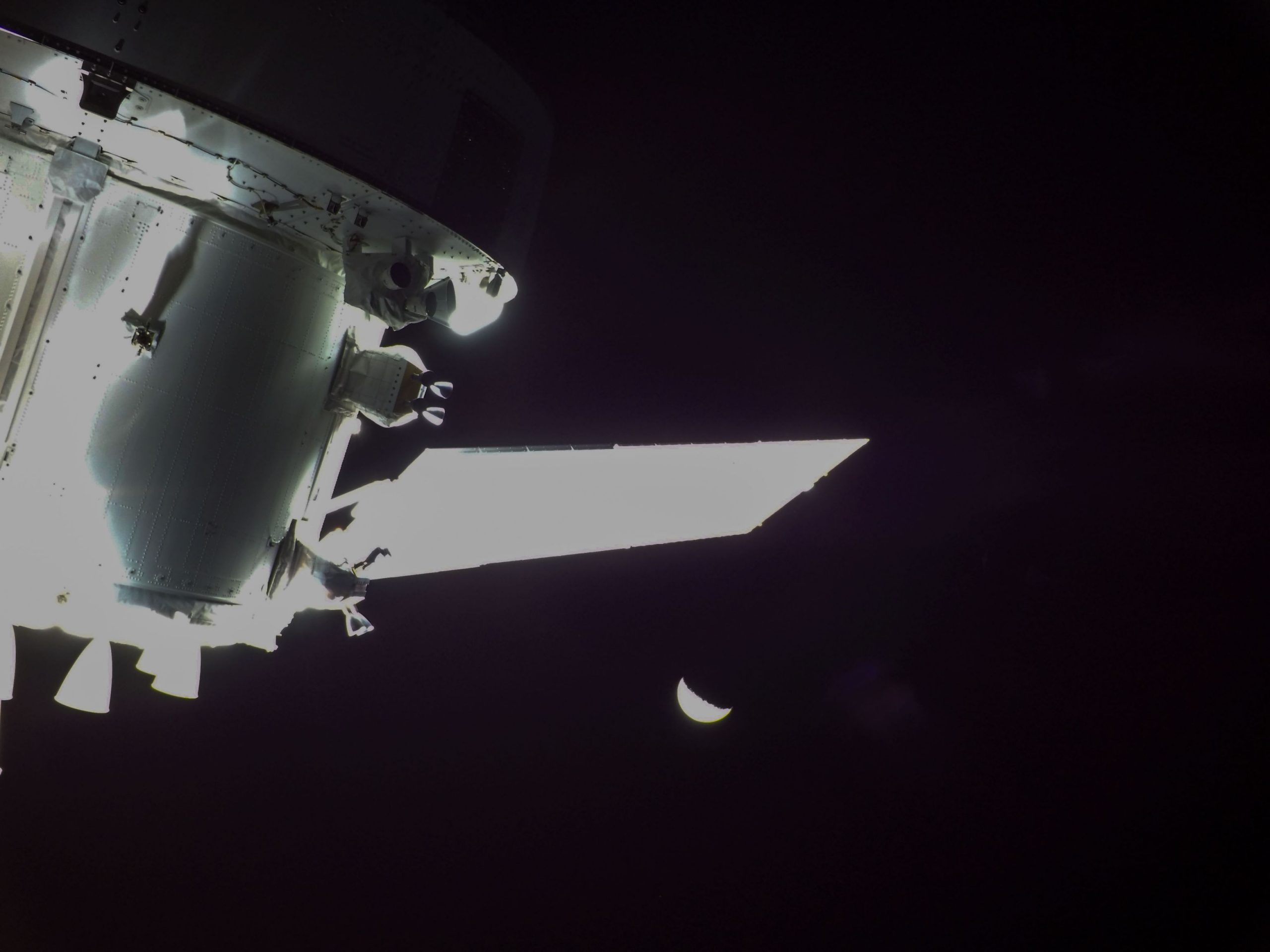 VIDEO. Trei astronauţi chinezi au revenit pe Pământ după şase luni la bordul staţiei spaţiale Tiangong
