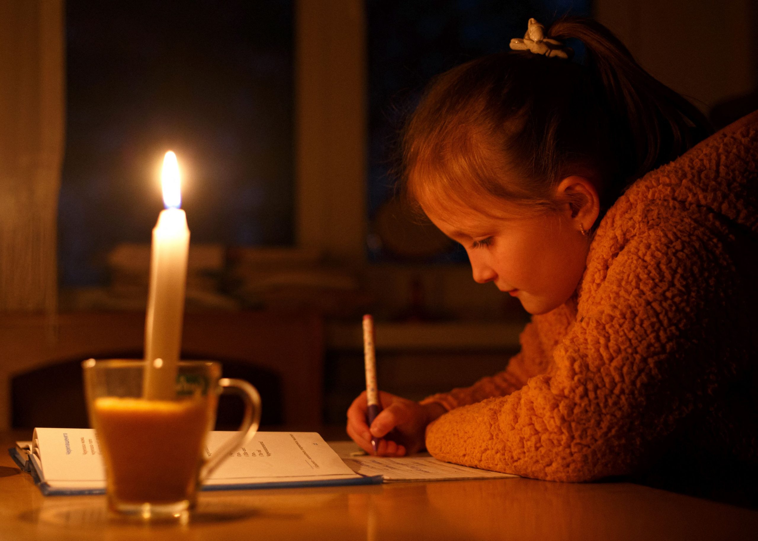 Mai bine de 500 de localități din Ucraina au rămas fără energie electrică