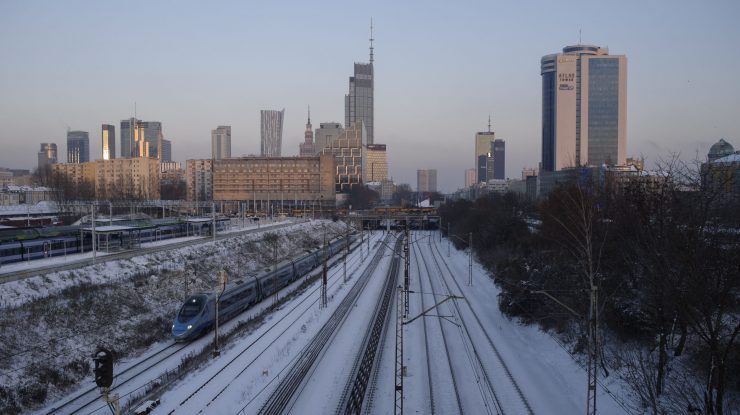 Poliția germană a arestat un șofer de tren beat după o cursă haotică prin Stuttgart. Mecanicul nu le deschidea uşile călătorilor