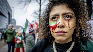 Afganistan: Talibanii interzic femeilor să lucreze pentru ONG-uri naționale și internaționale