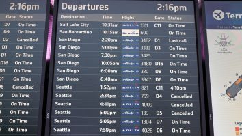 2.000 de zboruri au fost anulate în pragul Crăciunului, din cauza vremii din SUA