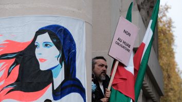 VIDEO. Decizie istorică: Poliţia morală din Iran, care veghea la respectarea codului vestimentar de către femei, dizolvată