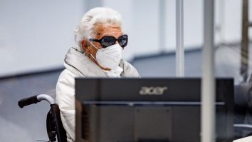 Un fost lucrător nazist, în vârstă de 97 de ani, scapă de închisoare după ce a fost condamnat pentru complicitate la 10.505 crime