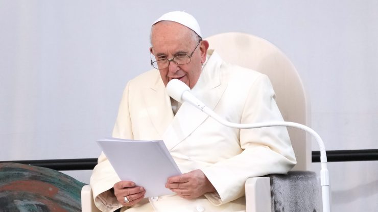 Papa Francisc, în mesajul de Crăciun: Lumea este înfometată de pace