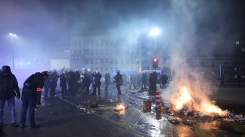 VIDEO. Revolte violente în Paris, după atacul asupra unui centru kurd