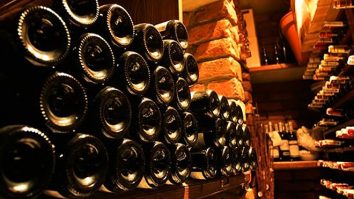 De ce sticlele de vin au o adâncitură în partea de jos? Motivele sunt explicate de specialiști