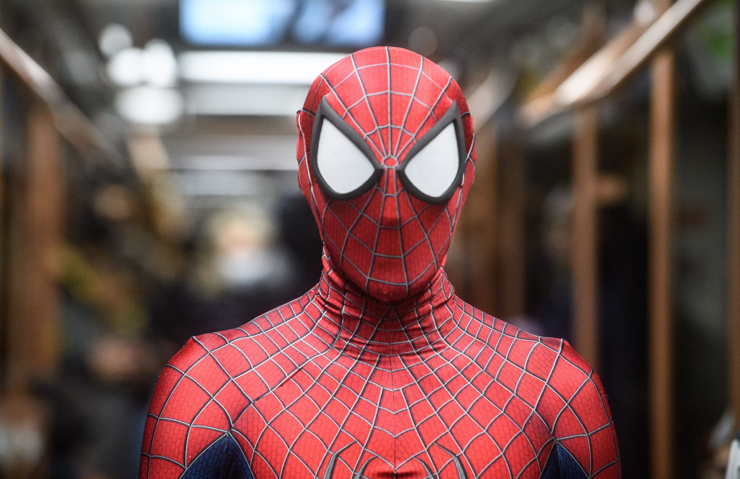 VIDEO. Prințul Harry s-a deghizat în Spider Man și a transmis un mesaj de Crăciun copiilor orfani