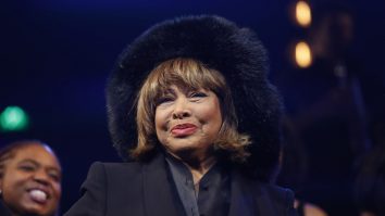 Tina Turner îi aduce un omagiu „fiului iubit” după moartea acestuia la vârsta de 62 de ani