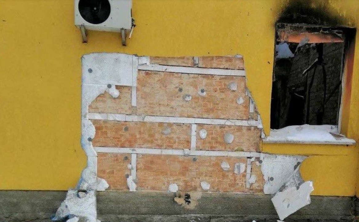Un grup de „hoți” a încercat să fure o pictură murală a lui Banksy de pe un zid din Ucraina