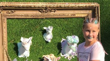 Dorință îndeplinită: O fetiță de 6 ani a primit de Crăciun primul permis de unicorn din istorie