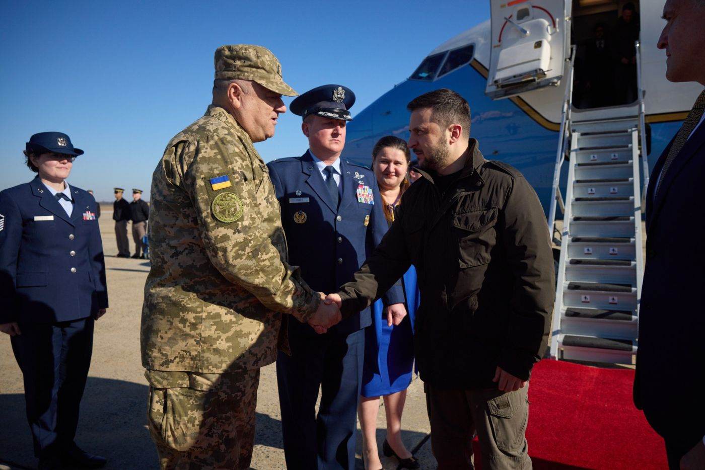 Zelenski a ajuns la Washington și a cerut mai mult ajutor și arme pentru Ucraina
