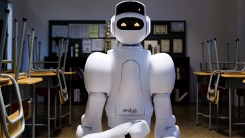 Unul dintre cele mai bune produse de la CES 2023: Robotul barman care lucrează 24/7