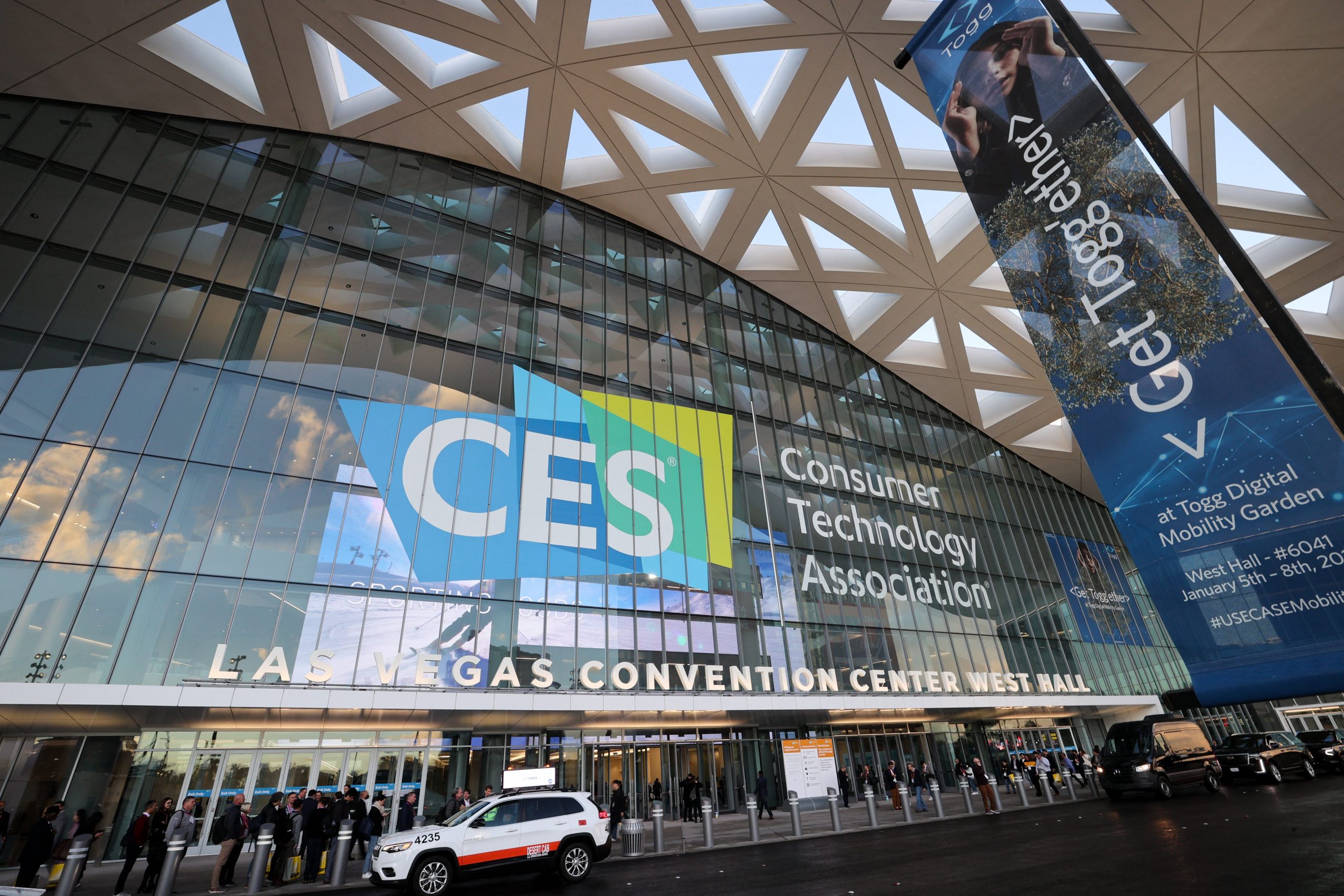 CES 2023: Expozanților ruși li s-a interzis să expună tehnologie