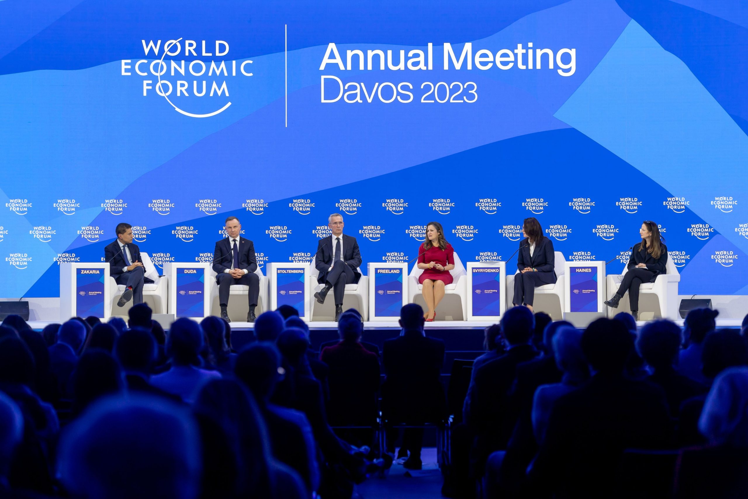 Ziua trei de la Davos arată viziuni contradictorii pentru Metaverse