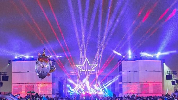 Canada: În Montreal, la Igloofest, festivalul electro în aer liber unde oamenii se amestecă și dansează cu mănuși