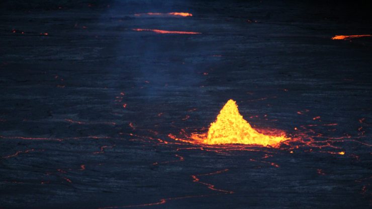 VIDEO. Vulcanul Kerinci din Indonezia a intrat în erupție