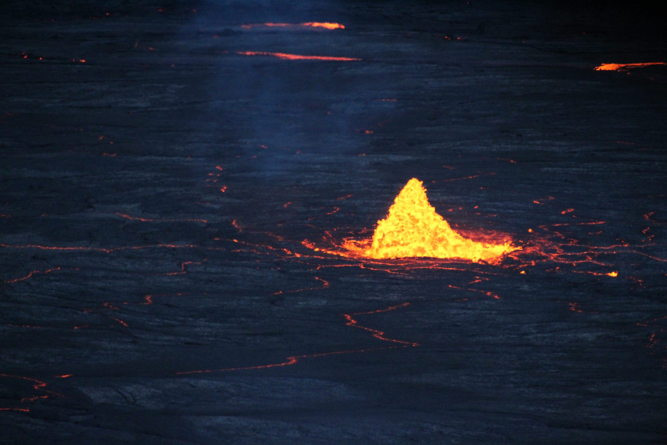VIDEO. Vulcanul Kerinci din Indonezia a intrat în erupție