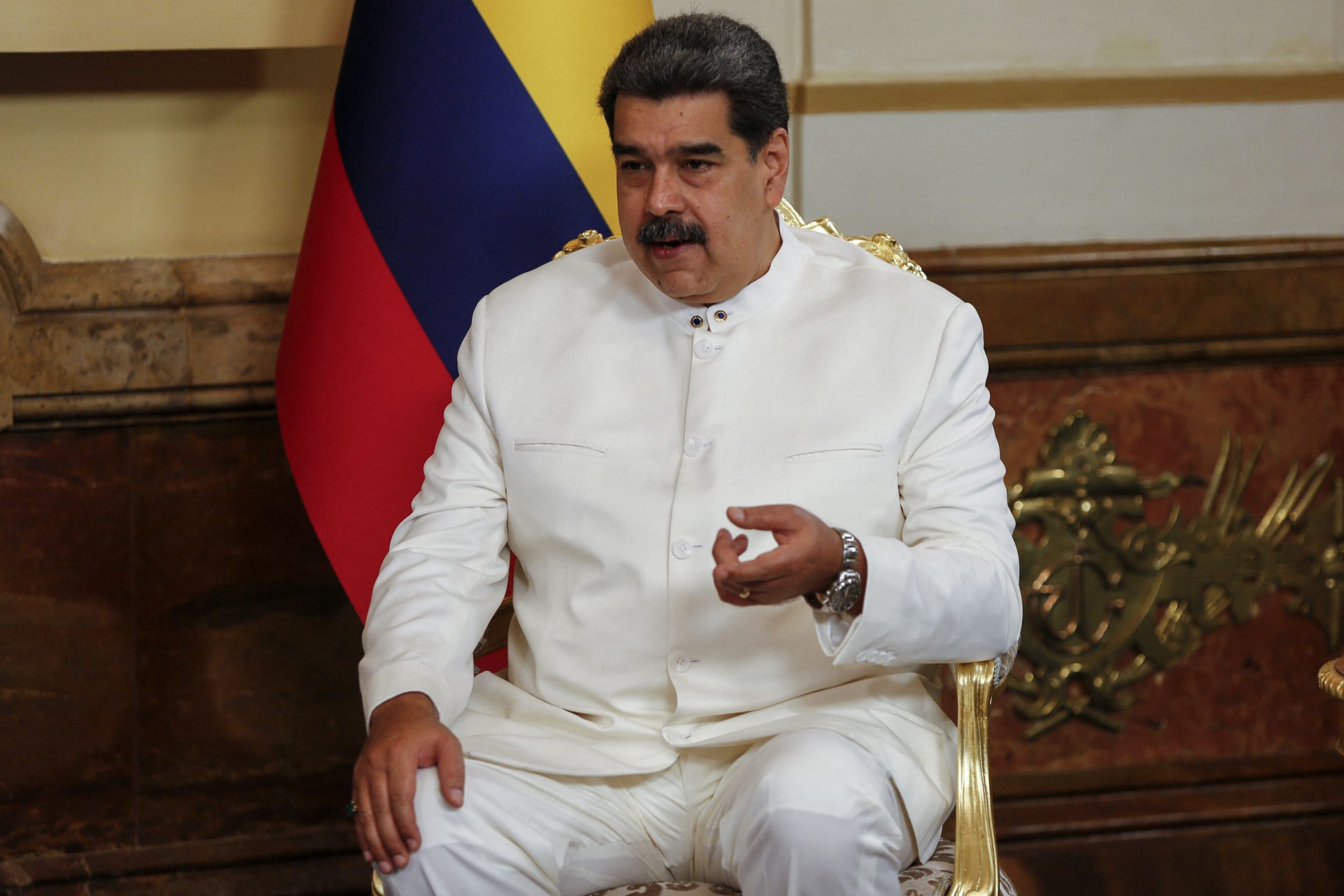 Președintele Venezuelei își exprimă sprijinul pentru armistițiul cu grupurile armate din Columbia