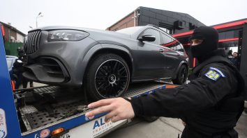 Procurorii au ridicat mașinile de lux confiscate în cazul fraților Tate
