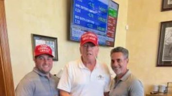 Trump s-a pozat cu şeful mafiei din Philadelphia. El insistă că nu știa cine era