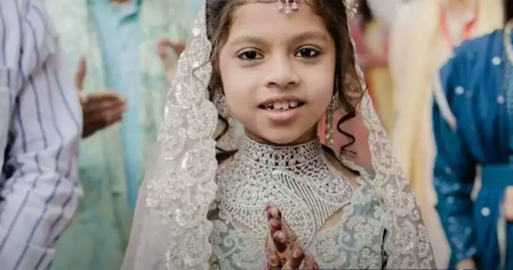 O școlăriță de 8 ani respinge averea de 50 de milioane de dolari a familiei pentru a deveni călugăriță