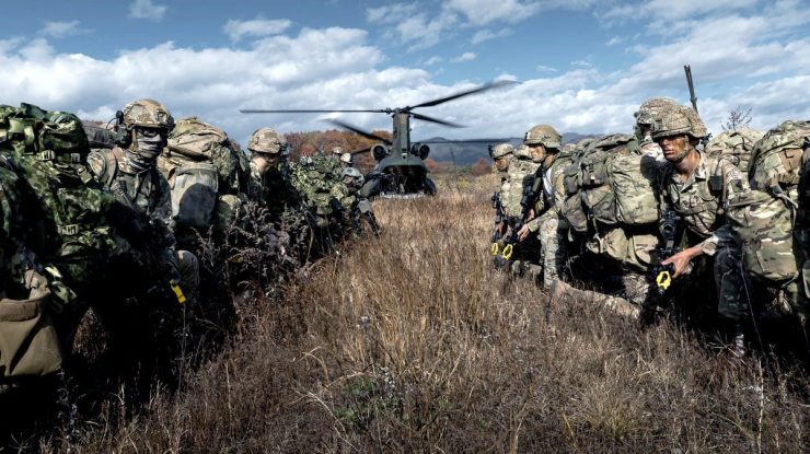 Un general american spune că armata britanică nu mai este capabilă să protejeze Marea Britanie după reducerile de personal