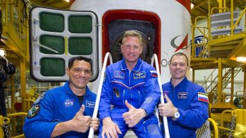 Rusia va lansa o misiune de salvare a stației spațiale pentru a aduce trei astronauți acasă