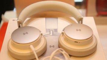 Apple a lansat o serie de cărți audio citite cu voce AI