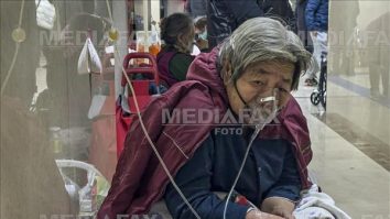 China își redeschide granițele și renunță la carantina COVID