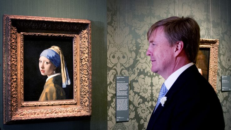 Pictorul olandez Johannes Vermeer a folosit o cameră obscură, potrivit unei biografii