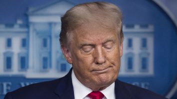Trump îl dă în judecată pe jurnalistul Bob Woodward. De ce cere daune de aproape 50 de milioane de dolari
