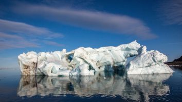 Un iceberg de cincisprezece ori mai mare decât Parisul s-a desprins din Antarctica