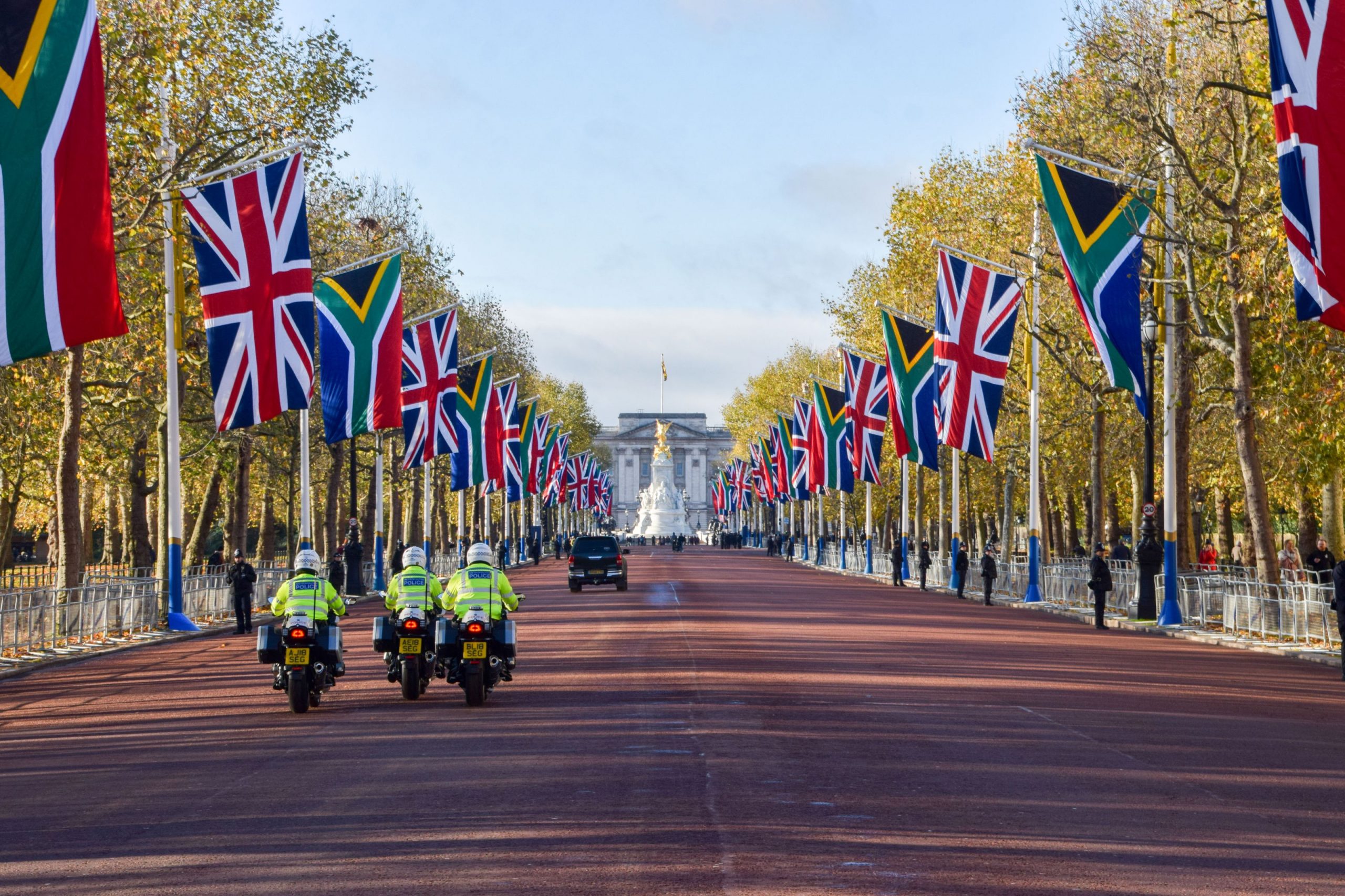 Familia regală, în „discuții de pace pentru a-l readuce pe Harry în sânul familiei înainte de încoronare” 