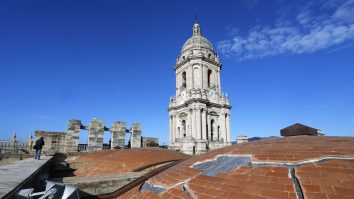 Tinerii din nordul Europei se îngrămădesc în oraşul spaniol Malaga pentru a lucra remote