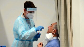 Gripă: Cum ne protejăm de virus. De ce e importantă vaccinarea antigripală