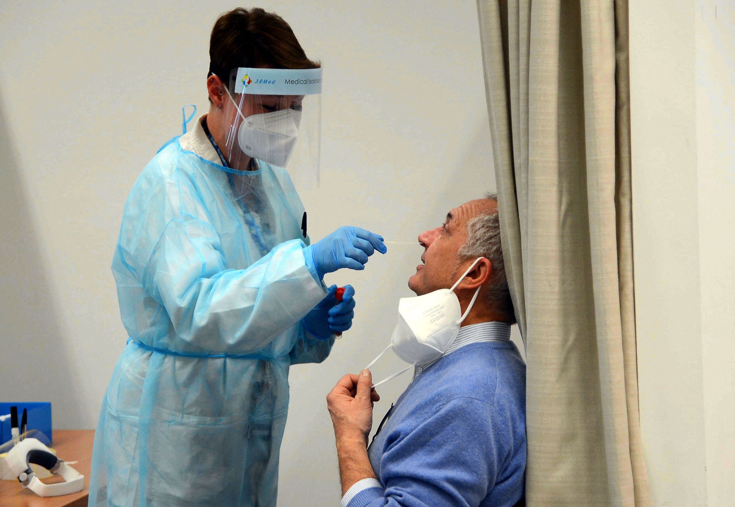 Gripă: Cum ne protejăm de virus. De ce e importantă vaccinarea antigripală