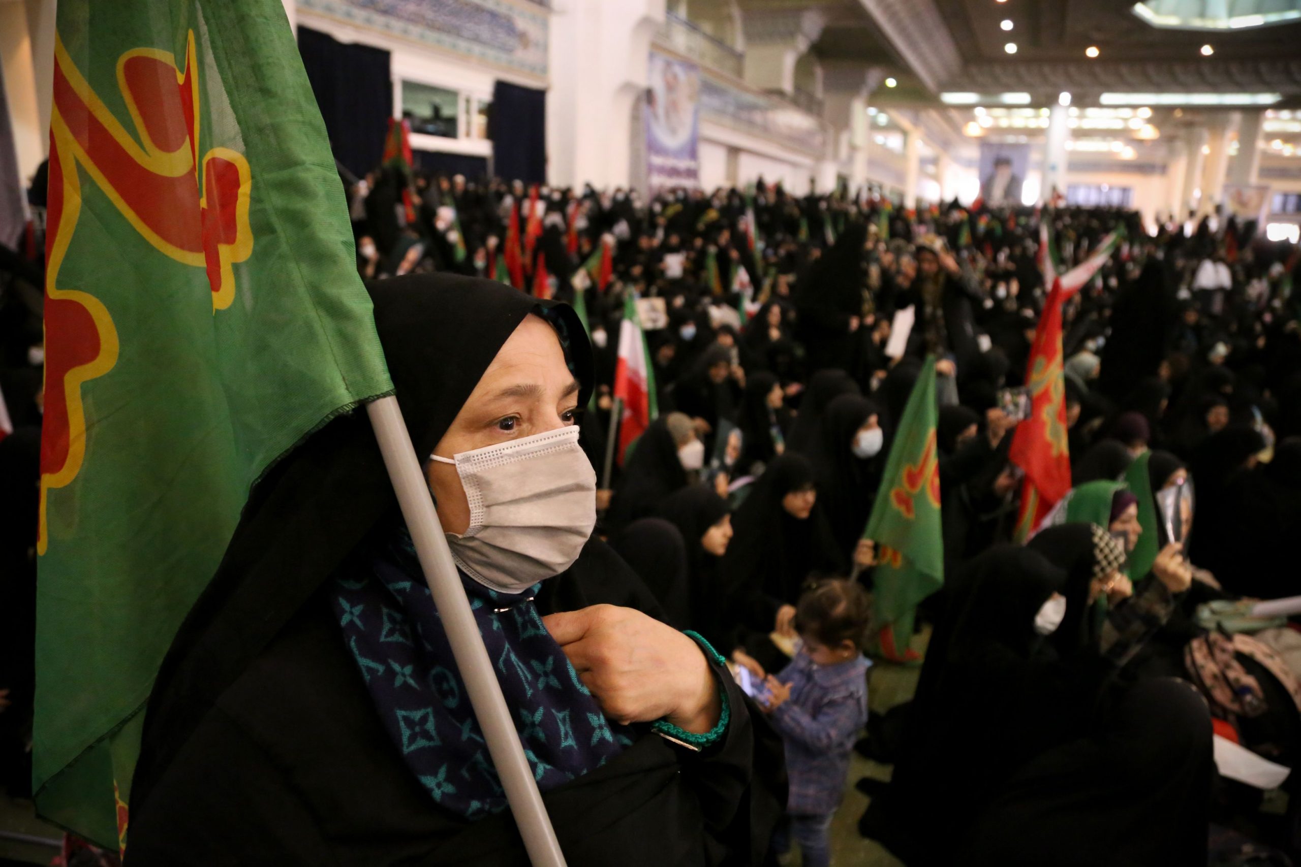 Sute de fete în vârstă de aproximativ 10 ani au fost otrăvite în Iran pentru a provoca închiderea şcolilor de fete