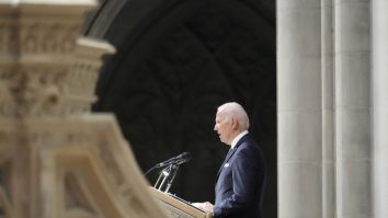 Documentele nu stăteau în stradă, spune Biden