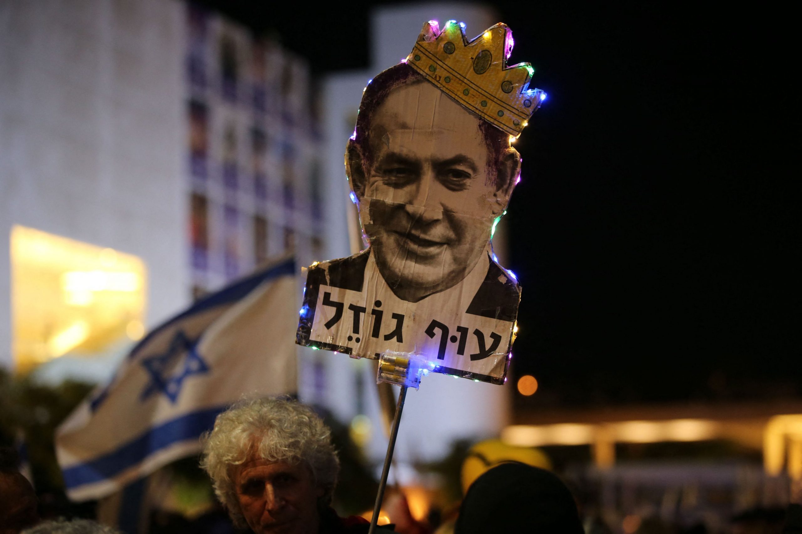 Zeci de mii de oameni mărșăluiesc la Tel Aviv împotriva guvernului Netanyahu