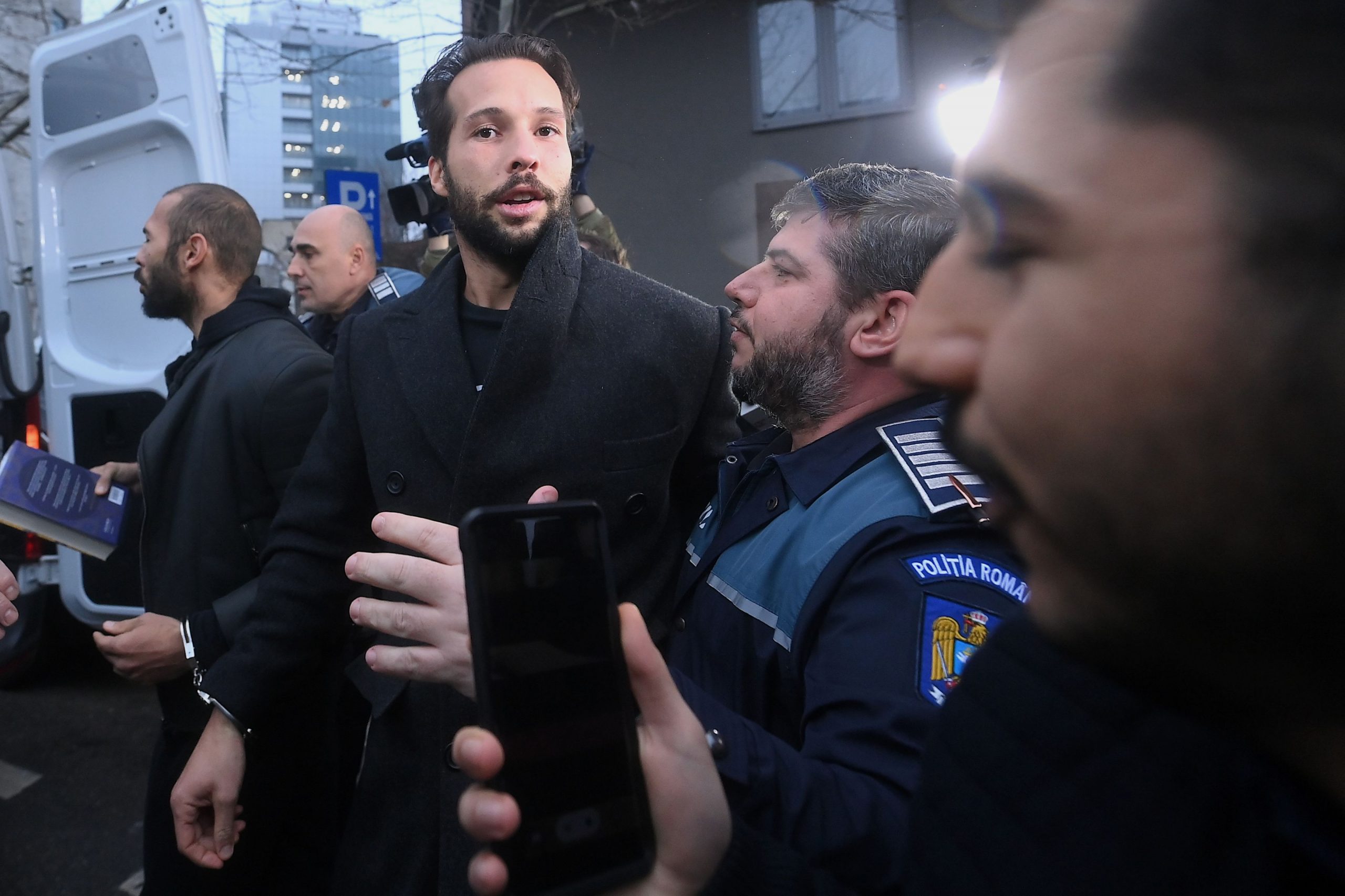 Poliția din Voluntari: Nepăsare sau complicele fraților Tate