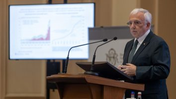 Mugur Isărescu: „Sistemul bancar românesc este mai puţin expus riscurilor decât media europenă”